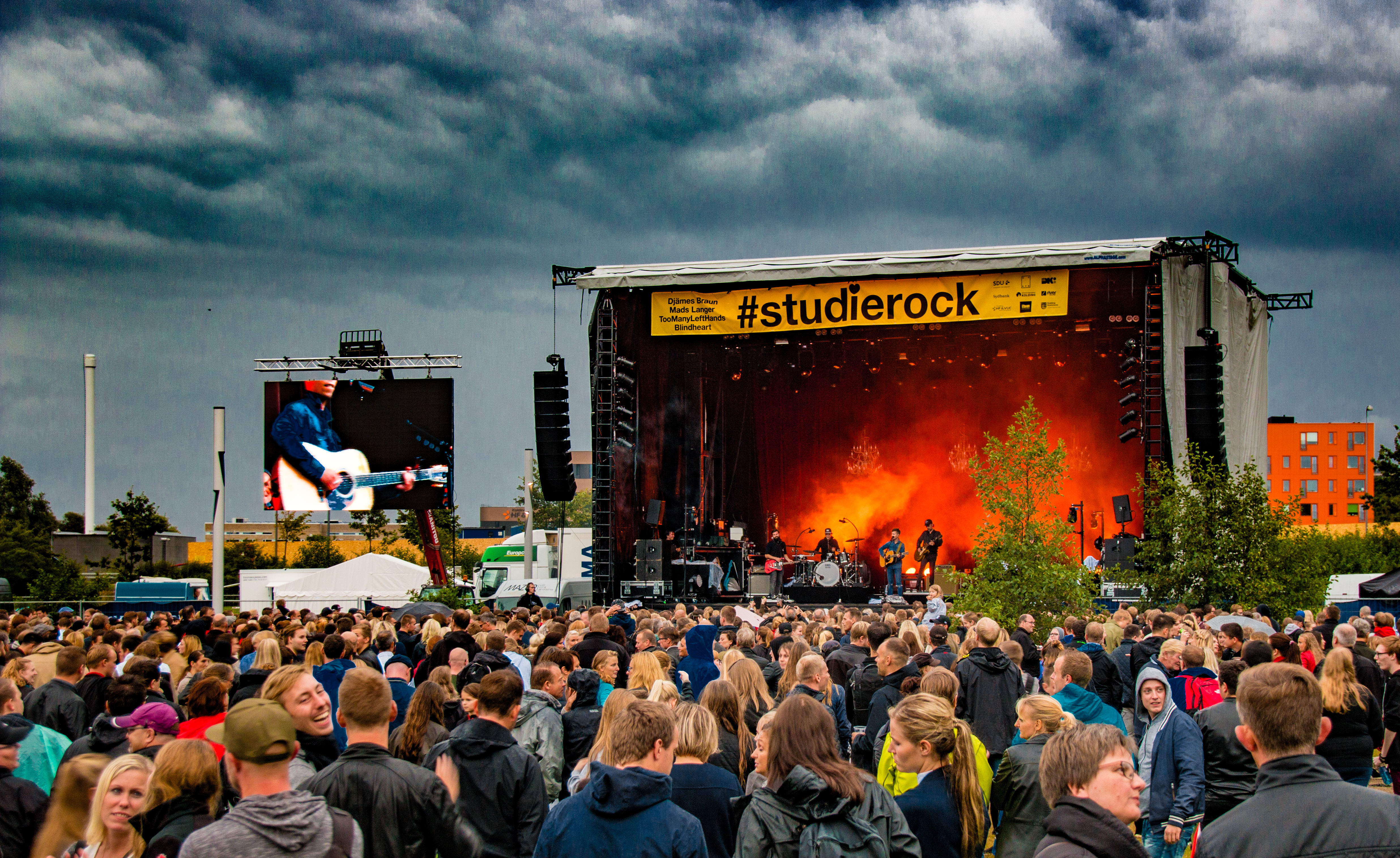 Lej alphastage 160 mobil scene pÃ
160m2 hos dansk mobilscene a/s Diy skrivebord